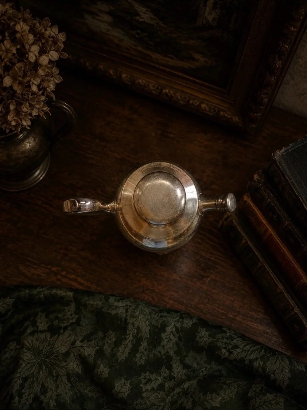 N/A elegant vintage
